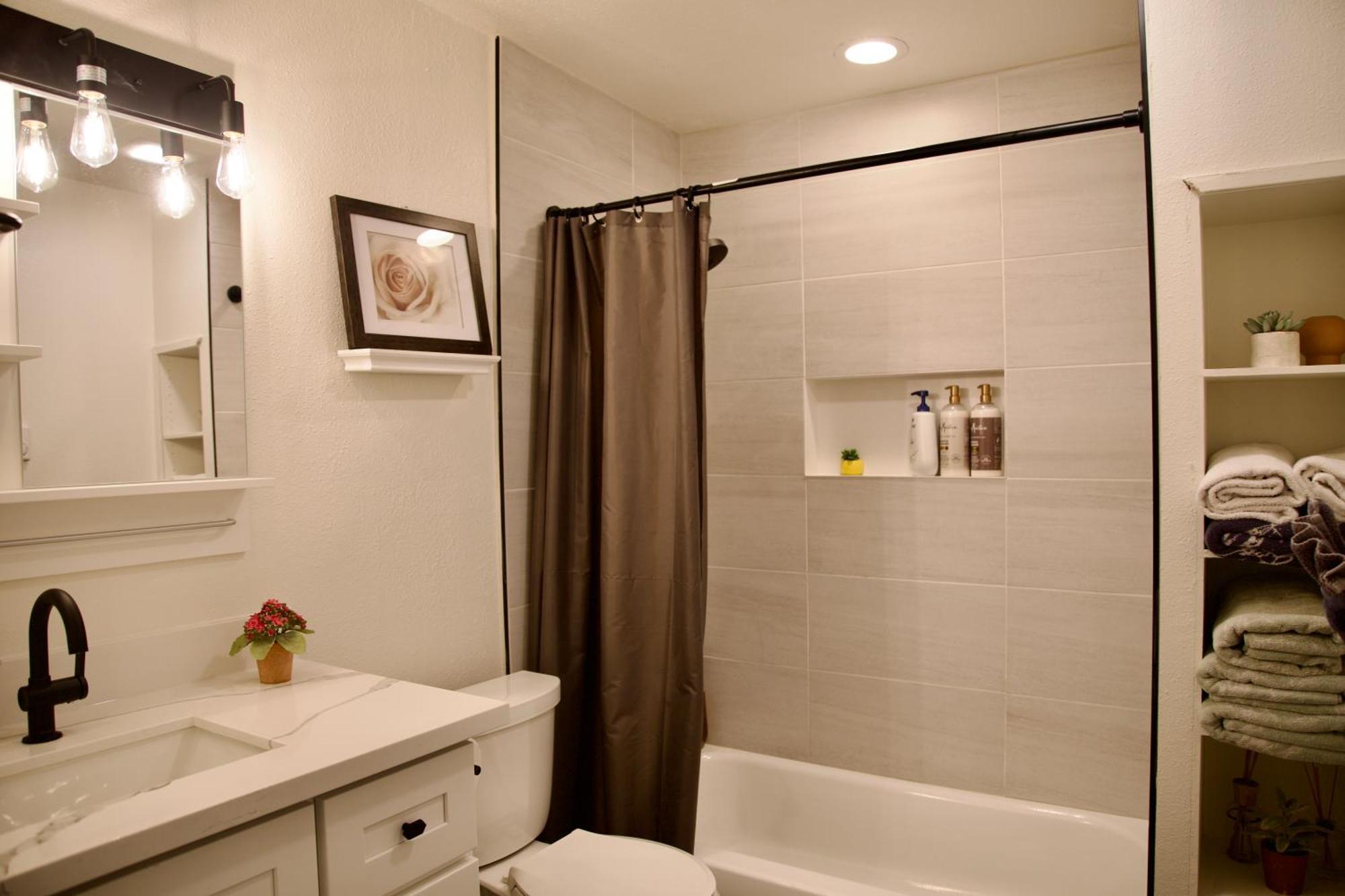 Cozy Home Conveniently Located With King Bed Tacoma Exterior foto